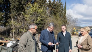 Сметоизвозващата фирма ще събира и извозва стари мебели строителни материали