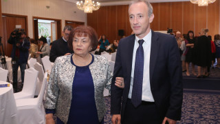 Такева: Справихме се най-добре в ЕС с дистанционното обучение