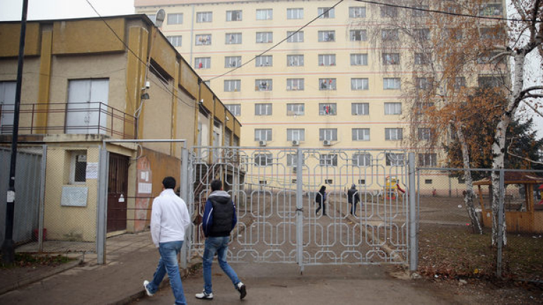 Столичен блок, вдигнал ръце от тормоза на "бежанци", кани Бъчварова на гости