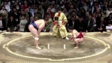  Аоияма с девета победа на шампионата по сумо в Осака 