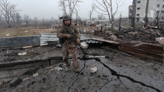 Руски дрон удари жилищен блок в центъра на Харков