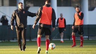 Селекционерът на България Петър Хубчев има една дилема около състава