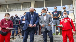 Заместник министърът на младежта и спорта Стоян Андонов и директорът на