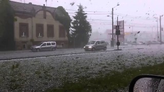 Близо 200 хил румънци в 500 населени места са без