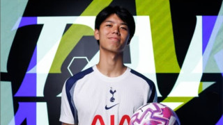 Тотнъм официално обяви привличането на японския национал Кота Такаи от