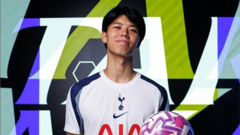 Тотнъм подписа с Такаи от Кавазаки