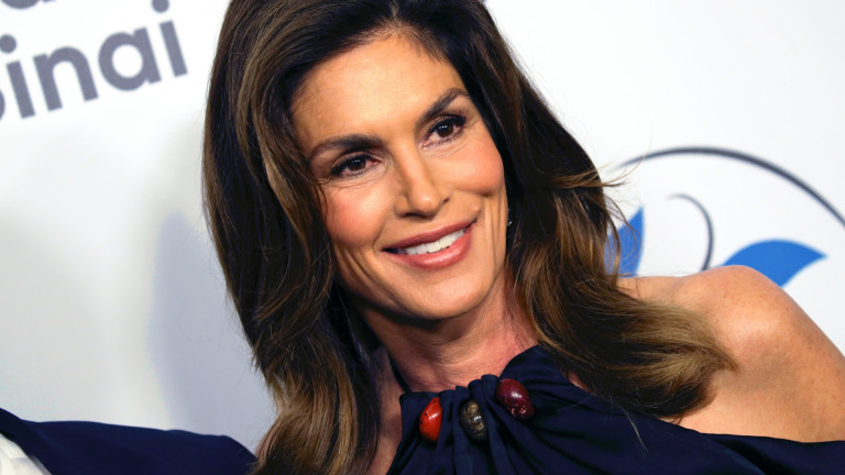 Синди Крауфорд на 60 &ndash; как супермоделът продължава да поддържа забележителната си форма