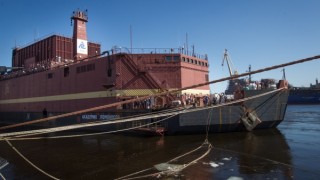 "Росатом" пусна плаващата АЕЦ към Чукотка 