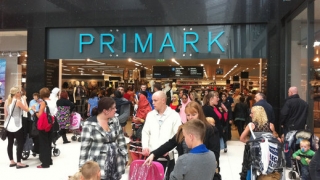 Евтината верига за дрехи Primark покори Европа. Да се готви САЩ