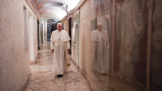 Папа Франциск отново изрази съболезнованията си и осъди актовете на