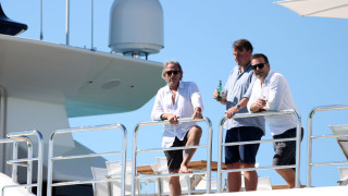 В живота на свръхбогатите развлеченията и хобитата често надхвърлят общоприетата