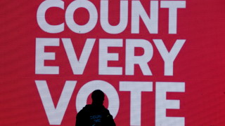 Броенето на бюлетините на президентските избори в САЩ продължава второ