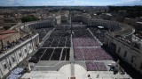 Над 400 хиляди изпратиха папа Франциск по последния му път