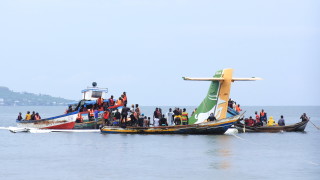 Броят на загиналите при самолетната катастрофа в неделя в езерото