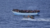 Мигранти подпалиха приюта си на италианския остров Лампедуза 