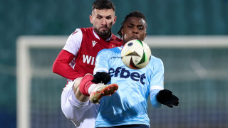 Лумбард Делова получи първия си червен картон с екипа на