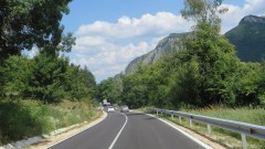 Община Перник поиска държавата да й даде пари за ремонт на общински път