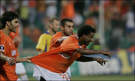 Литекс победи с 4:0 Белите орли