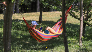 Седмицата започва с оранжев код за жега За това предупреждават