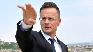 Външният министър на Унгария смята че ЕС трябва да ускори