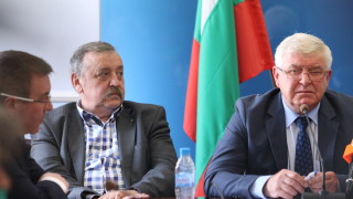 На бар, в театъра и спортната зала от утре само с маски