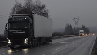 До 24 април ограничават движението на товарни автомобили през Петрохан