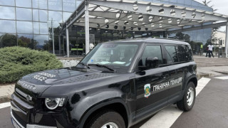 Задържаха двама, подали фалшив сигнал за бомба на самолет на летището в София