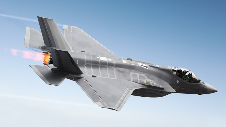 Шефът на Пентагона се изказа остро за F-35