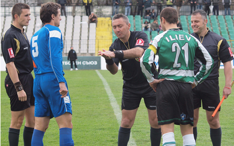 Жребий за рефер минути преди мача в Разград