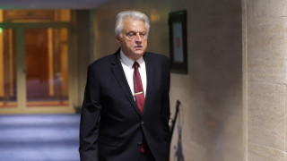 Пробойна в конституционното мнозинство Бившият вътрешен министър Бойко Рашков не