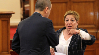 Заради политиката герберката Дукова не била пълноценна в семейството си