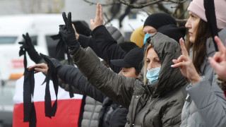 Протестиращи в Беларус разпръсвани със зашеметяващи гранати