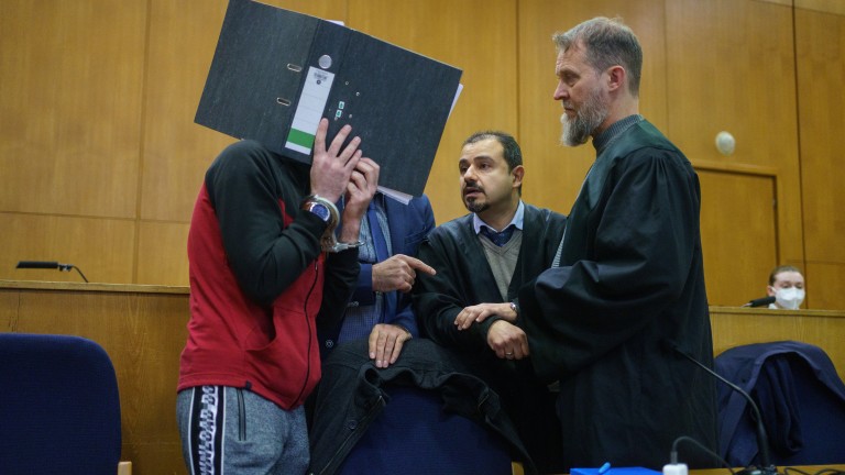 Член на „Ислямска държава“ бе осъден на доживотен затвор в Германия