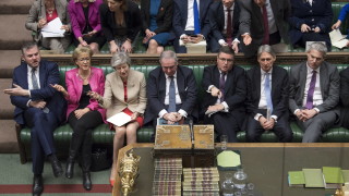 Британският парламент отново отхвърли всички предложени варианти по Брекзит Депутатите