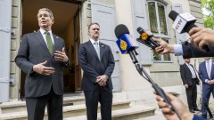 Бесент: САЩ водят преговори с Китай за предотвратяване на нова търговска война