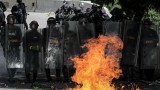 Венецуела се готви за избори на фона на протести