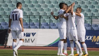 Етър няма да играе контролна среща по време на паузата