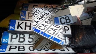 Засякоха коли без регистрационни табели в Добричко