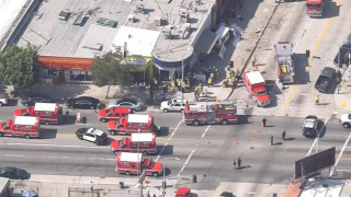 Най малко осем души са били ранени след като ван се