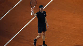 Яник Синер е на осминафиналите на Ролан Гарос след като