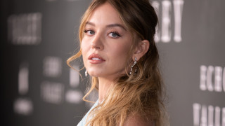 След известно време упорити спекулации че се е разделила с