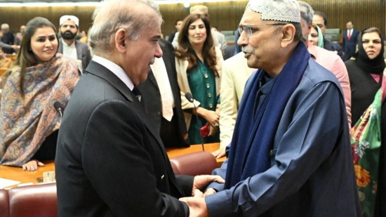 Бившият президент на Пакистан Асиф Али Зардари спечели втори мандат