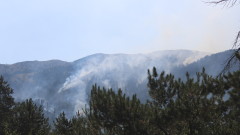 Пламна голям пожар край Струмяни