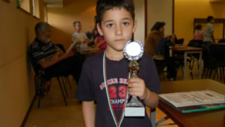 Браво! 9-годишно българче стана световен шампион по шахмат