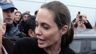Анджелина Джоли влезе в болница с анорексия 