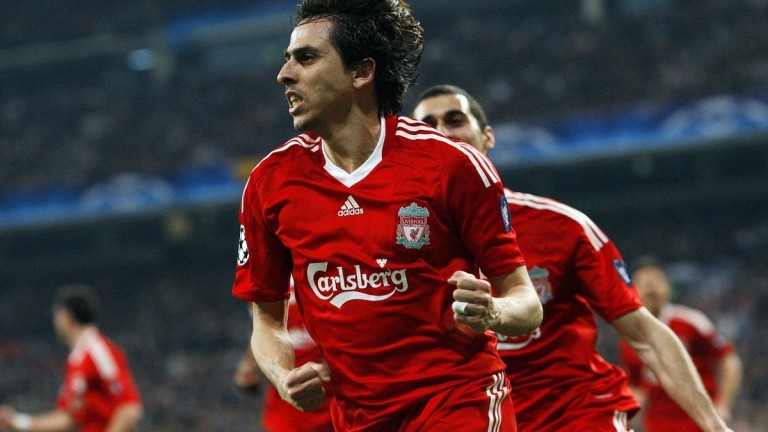 Нападнаха бивш играч на Ливърпул с граната