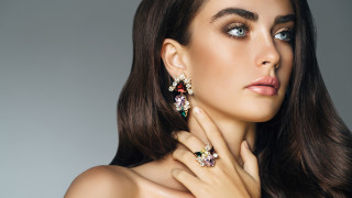 Бижутата винаги са били нещо повече от моден аксесоар Те