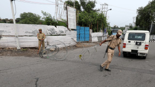 Пакистанската армия предупреди в петък Индия да се въздържа от
