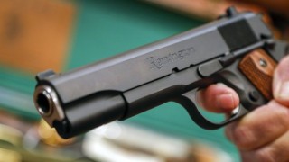 Пиян бургазлия размаха пистолет в поликлиника