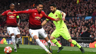 Бранителят на Манчестър Юнайтед Крис Смолинг който главно ще